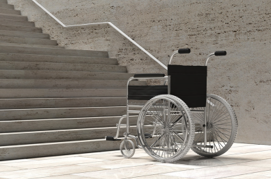 «Troppe barriere e scarso senso civico: Bari non è a misura di disabile»