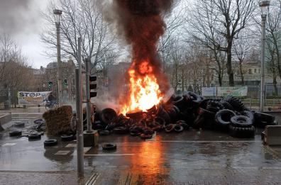 Bruxelles, in piazza contro le politiche europee anche centinaia di agricoltori pugliesi