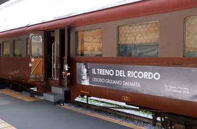 Il Treno del Ricordo conclude il suo viaggio a Taranto, Emiliano: «Stop guerre»