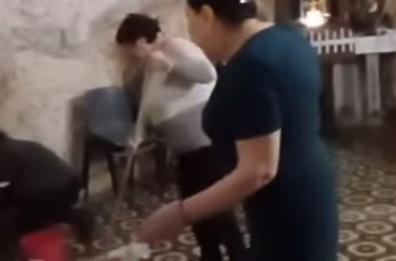 Martina Franca, volontari in azione per la chiesetta allagata dall'acqua piovana