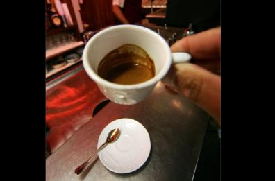 Un caffè dal gusto salato: nella Bat la tazzina verso 1,20 euro