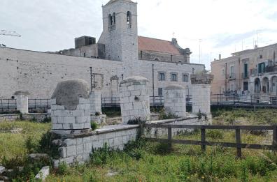 Bari, nella Città vecchia sugli scavi di San Pietro la seconda opera pugliese di Tresoldi 