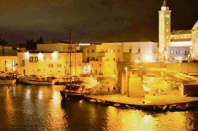 Trani «Città buia e pericolosa»: sotto accusa le nuove luci 