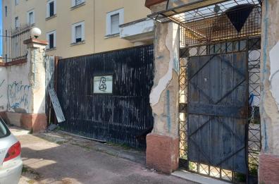 Bari, il triste destino dell'ex ospedale militare Bonomo: nella notte vandali in azione 