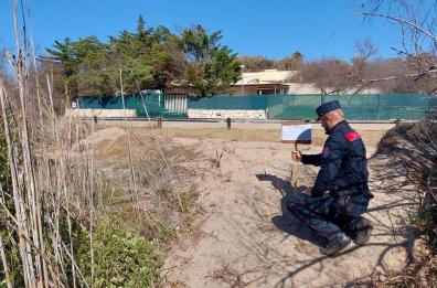 Dune sbancate a Punta Prosciutto, sequestro dei carabinieri forestali