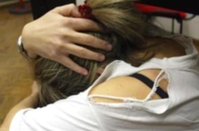 Andria, aggredita e umiliata anche durante la gravidanza: tre indagati