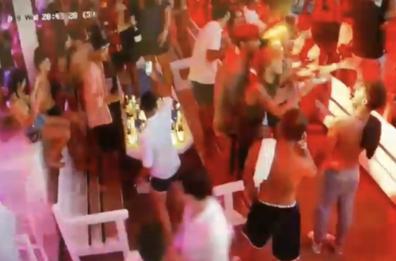 A Mikonos accusato di aver ferito un influencer, assolto a Bari «per non aver commesso il fatto»/VIDEO