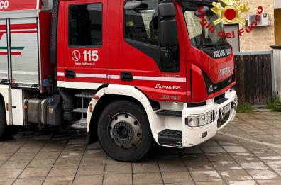 Lavori danneggiano tubature, grossa fuga di gas: evacuato condominio a Lecce