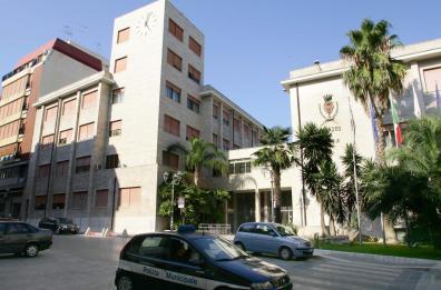 Fratelli (d’Italia) coltelli al Comune di Brindisi: Botta e risposta al vetriolo fra Oggiano e Quarta