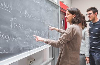 Concorso prof. 2024, al via le prove: più di 370 mila candidati in tutta Italia. In Puglia ci sono 1700 posti