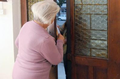 Andria, con «Non dare adenza» anziani allertati contro le truffe: si parte con «Esercizi di sfiducia»
