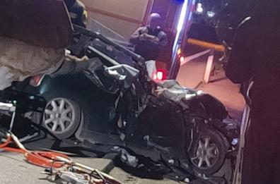 Schianto col bus, tre morti sulla Statale 96: alla sbarra chi guidava l’auto delle vittime