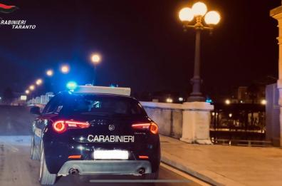 Gli ricorda di pagare il condominio, e lui gli incendia l'auto: arrestato a Taranto