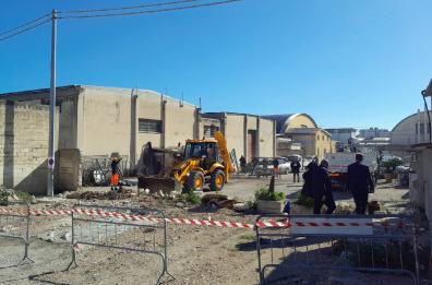 Barletta, aperta via dei Muratori: dopo 40 anni abbattuto il muro