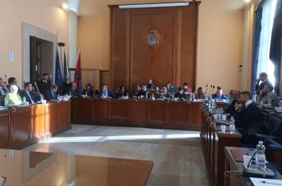 Foggia, il «campo largo» delle deleghe: coinvolti 14 consiglieri al Comune