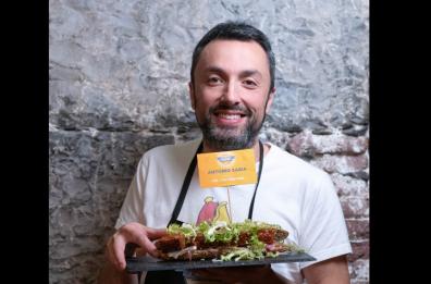 Cabarettista e artista del panino potentino vince con «Pork Belly Dentro»