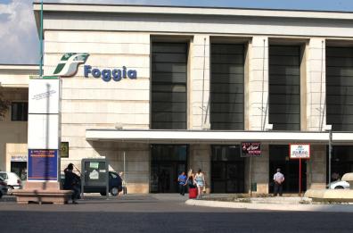 Foggia, 100 euro di multa a un senzatetto per bivacco: è polemica