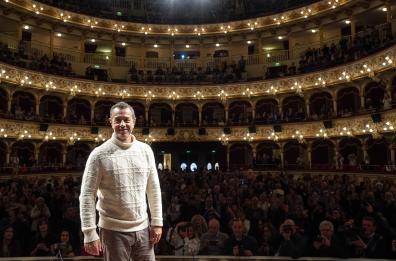 Bari, dagli Oscar al Bif&st: standing ovation per Matteo Garrone 