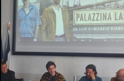 Michele Riondino agli studenti dell’Aristosseno «Partite, ma poi ritornate a Taranto»