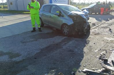 Tragedia a Brindisi, scontro frontale sulla provinciale: le vittime salgono a tre 