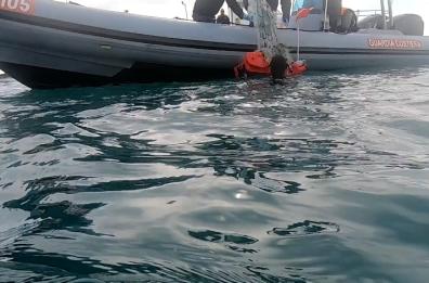 Taranto, pesca di frodo a San Vito: recuperata «rete fantasma» di oltre un chilometro