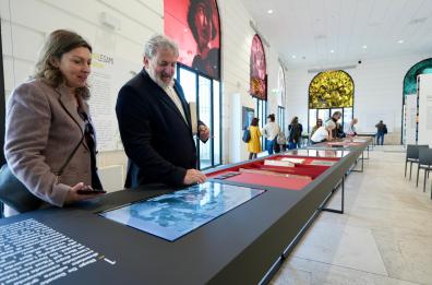 «Visioni, passioni, legami», Emiliano visita mostra di Diego De Donato Editore