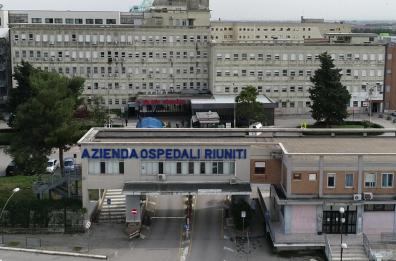 Bimbo di 16 mesi ha un malore dopo aver assunto accidentalmente droga: paura nel Foggiano