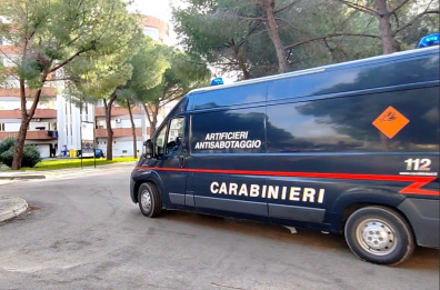 Potenza, paura per due pacchi sospetti: falsi allarmi