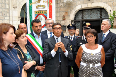 Bari, la sorella del boss citata da Emiliano è la madre di un killer di mafia