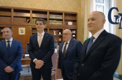 Mafia a Bari, la commissione del Viminale avvia gli accertamenti. Piantedosi al Cdm: «Ricevuti sia Decaro sia centrodestra»