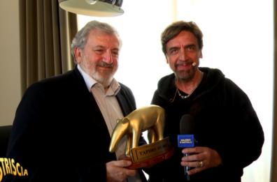 Caso Bari, a Michele Emiliano consegnato il tapiro d'oro di «Striscia la notizia»