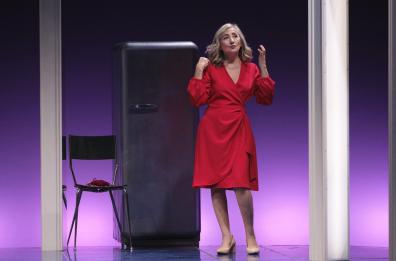 Lunetta Savino in scena con ironia: «A Bari mi legano i sapori e i colori»