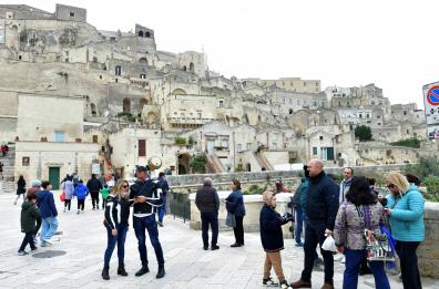 Matera, turisti a Pasquetta nei Sassi sui «percorsi del cinema»