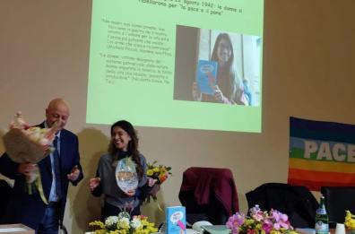 Monteleone di Puglia, a Linda Maggiori consegnato il premio «Donne impegnate per la pace»