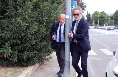Bari, tangenti sugli appalti del dissesto: la Procura chiede il processo per Sannicandro. Lui fa un gruppo per le primarie a favore del suo avvocato