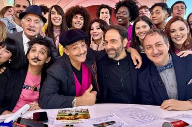 «Viva Rai 2», Fiorello ironizza su Sangiuliano: «Se Londra avesse lu mar, sarebbe una piccola Bari»