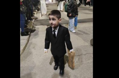 Castellaneta: a 5 anni Giovannino «innamorato» dei riti sacri grazie a YouTube