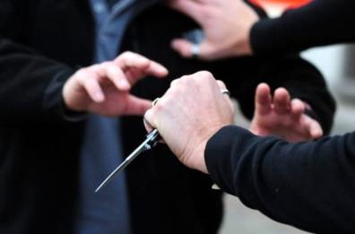 Melfi, aggredisce donna e accoltella l'uomo che l'ha difesa: fermato