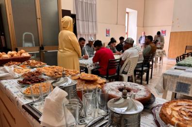 A Canosa la fine del Ramadan si festeggia nella mensa solidale delle parrocchie 