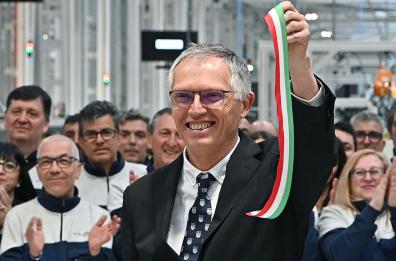 Tavares: «Restiamo in Italia e rilanciamo Melfi:  stop alle fake news su Stellantis»