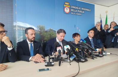 Conte: «M5S fuori da giunta regionale pugliese per chiedere pulizia alla politica» Emiliano: «Non era indispensabile». Schlein irritata chiede netto cambio di fase