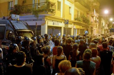 Aggressione squadrista a Bari, gli attivisti di CasaPound pronti all’assalto dal giorno prima con mazze e caschi