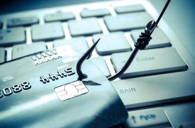 Tramite phishing svuotano conto corrente di un bresciano da 50mila euro: denunciati due foggiani