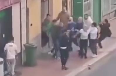 Taranto: rissa tra famiglie in via Cesare Battisti, notificati 8 Daspo «fuori contesto»