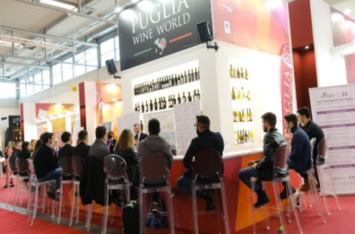 La «Gazzetta del Mezzogiorno» sul campo al Vinitaly con la carta e il web