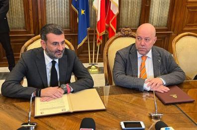 Bari, l'indagine archiviata su Decaro: la Procura manda gli atti alla Commissione antimafia e pone il segreto