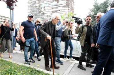 Bari, professor Canfora querelato da Meloni: la premier chiede 20mila euro di risarcimento per i danni morali. Rinviato a giudizio