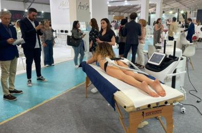 Lecce, taglio del nastro per Esteticamente in Fiera: la madrina &egrave; Eva Henger