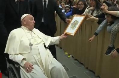Matera, alunni e genitori del «Sacro Cuore» donano un quadro a Papa Francesco