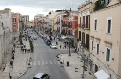 Strisce pedonali fantasma a Barletta: polemica e pericoli 